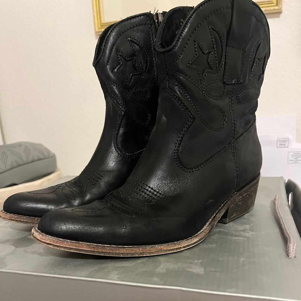 ZigiNY Women’s ankle boots.